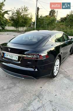 Ліфтбек Tesla Model S 2015 в Житомирі