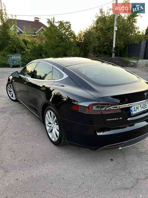 Лифтбек Tesla Model S 2015 в Житомире фото 45 Лифтбек Tesla Model S 2015 в Житомире