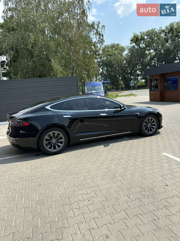 Лифтбек Tesla Model S 2018 в Киеве