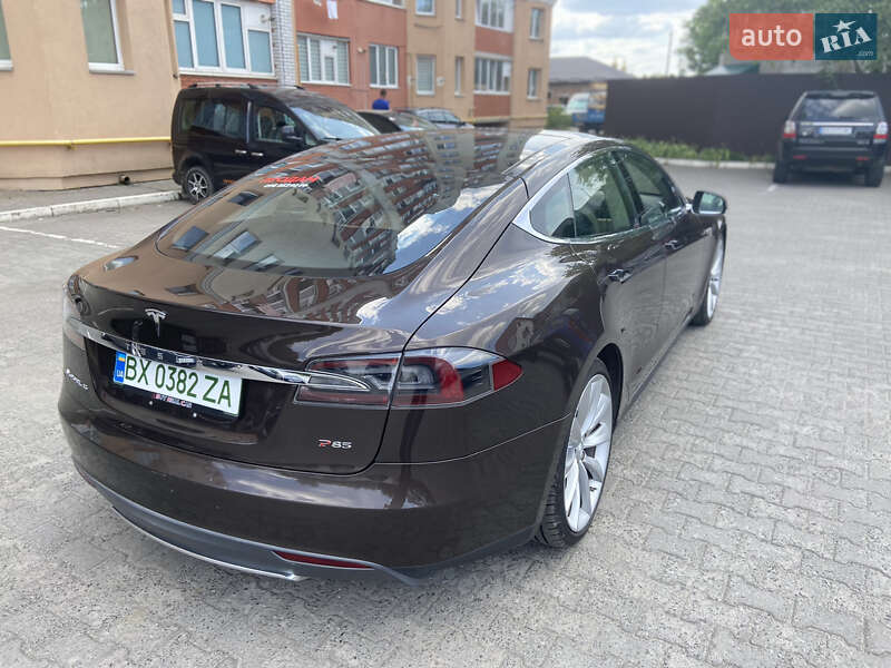 Лифтбек Tesla Model S 2012 в Хмельницком фото 41 Лифтбек Tesla Model S 2012 в Хмельницком