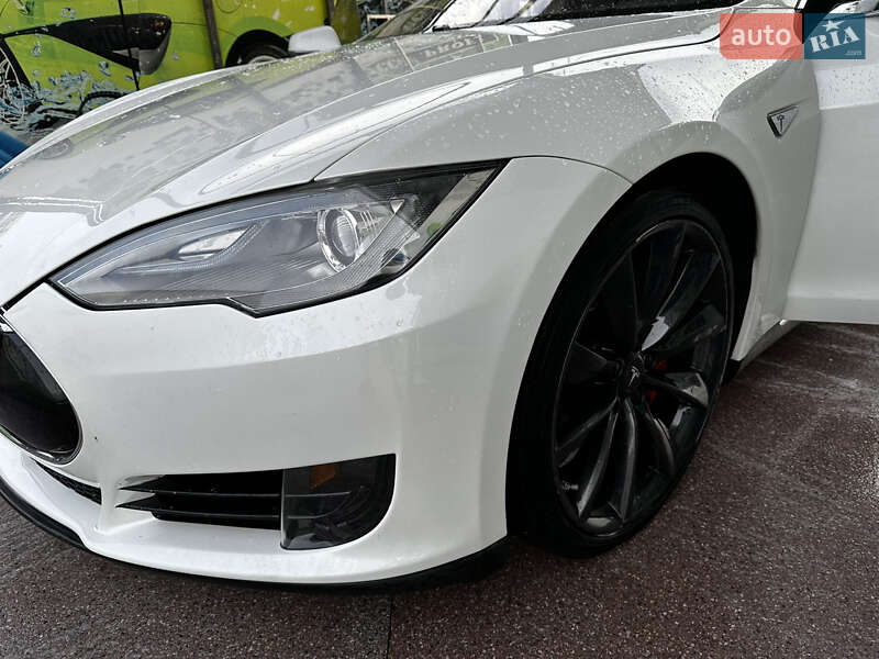 Лифтбек Tesla Model S 2012 в Ивано-Франковске