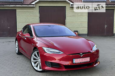 Лифтбек Tesla Model S 2016 в Владимир-Волынском