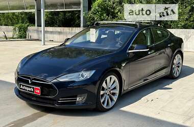 Ліфтбек Tesla Model S 2015 в Києві