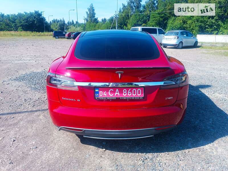 Ліфтбек Tesla Model S 2014 в Львові