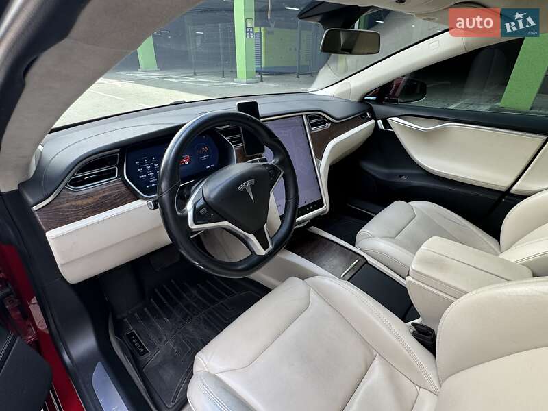 Лифтбек Tesla Model S 2018 в Киеве