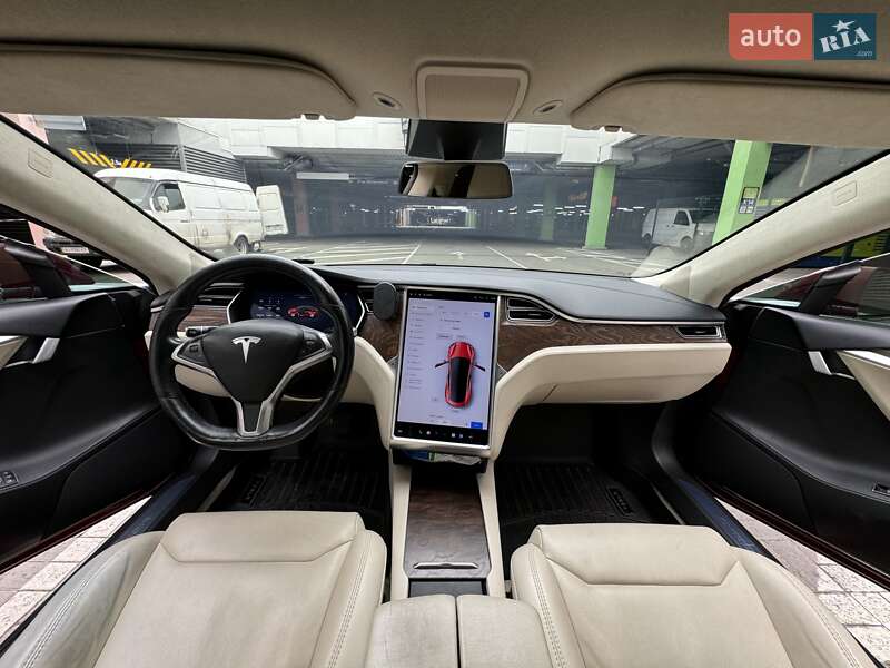 Лифтбек Tesla Model S 2018 в Киеве