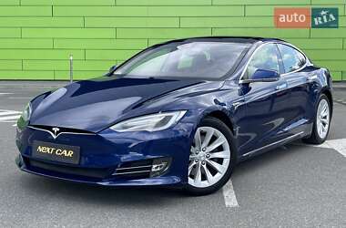 Tesla Model S 2015