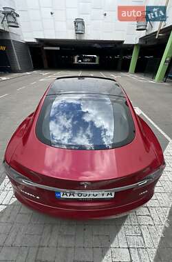 Лифтбек Tesla Model S 2018 в Киеве