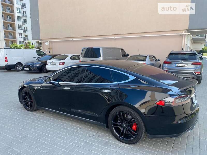 Лифтбек Tesla Model S 2014 в Днепре