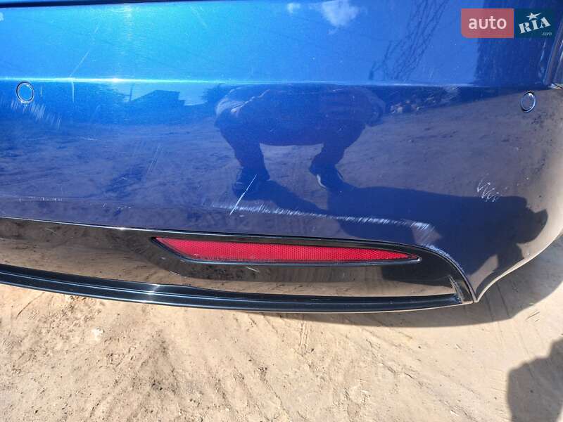 Лифтбек Tesla Model S 2016 в Киеве