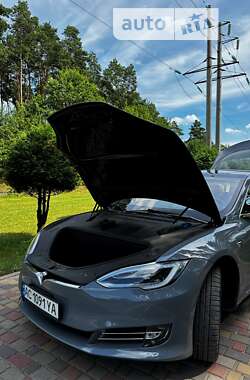 Лифтбек Tesla Model S 2018 в 