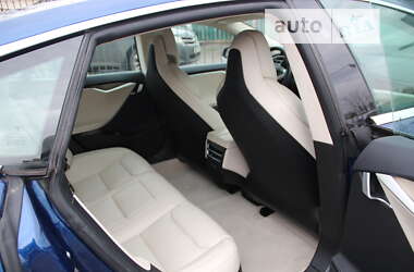 Лифтбек Tesla Model S 2017 в 
