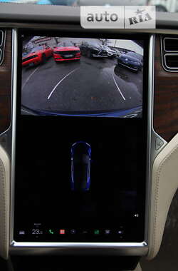 Лифтбек Tesla Model S 2017 в 