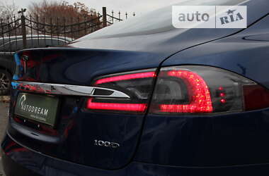 Лифтбек Tesla Model S 2017 в 
