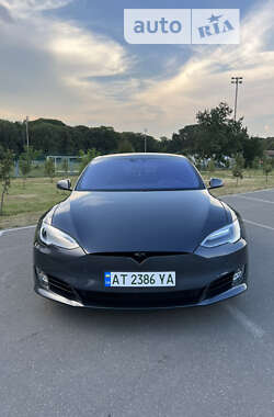 Лифтбек Tesla Model S 2016 в 