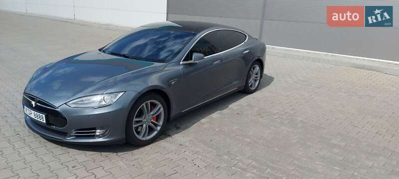 Ліфтбек Tesla Model S 2014 в Києві