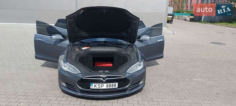 Ліфтбек Tesla Model S 2014 в Києві