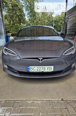 Ліфтбек Tesla Model S 2019 в Львові