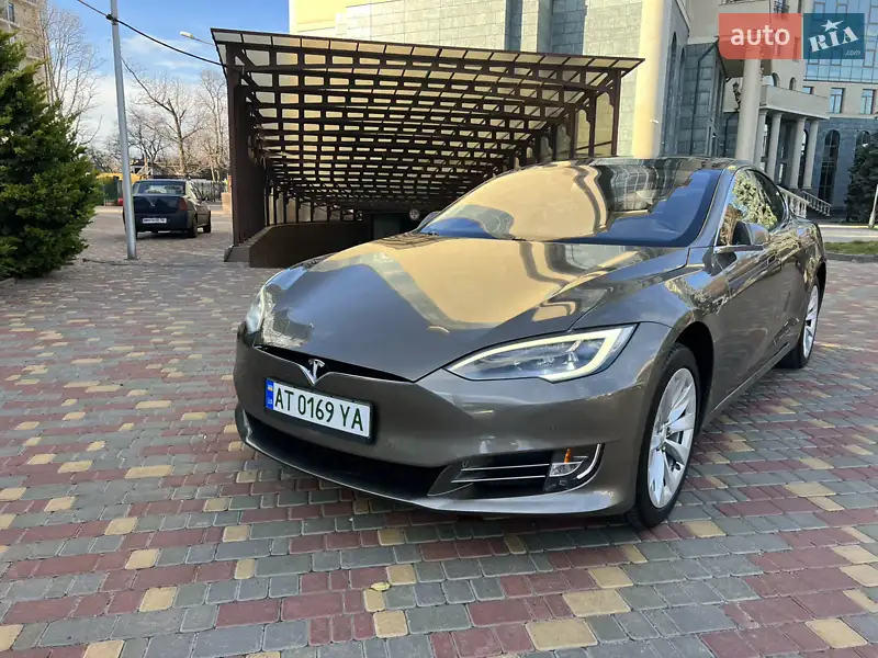 Tesla Model S 2016
