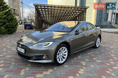 Лифтбек Tesla Model S 2016 в Одессе