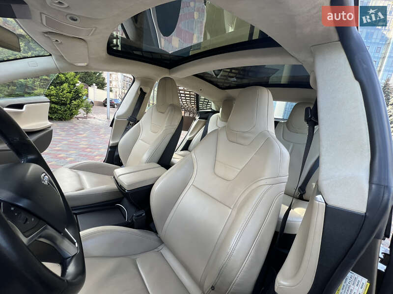 Лифтбек Tesla Model S 2016 в Одессе