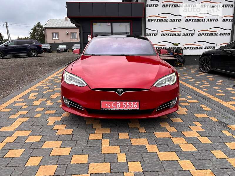 Ліфтбек Tesla Model S 2018 в Львові