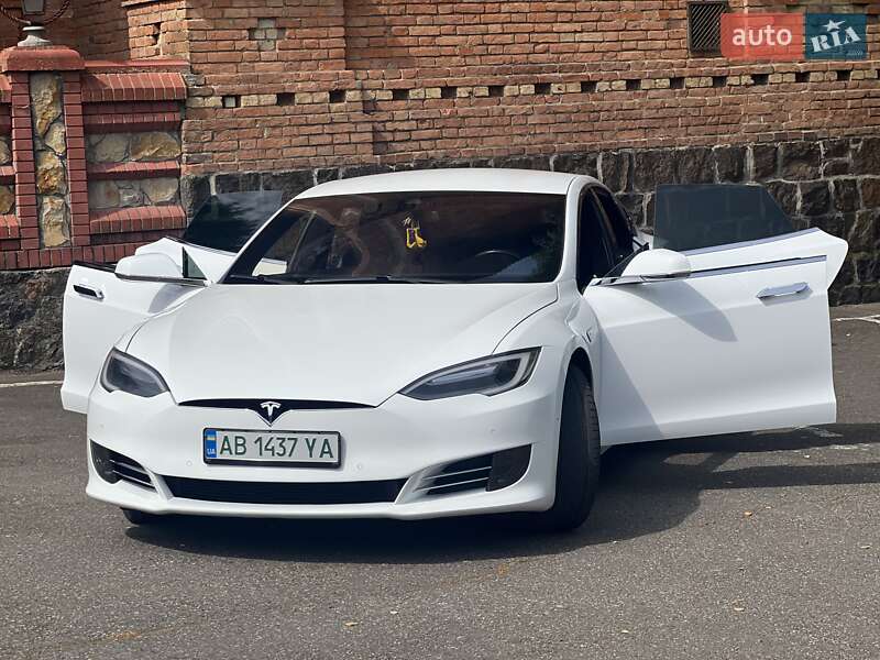 Tesla Model S 2016