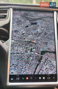 Лифтбек Tesla Model S 2015 в 