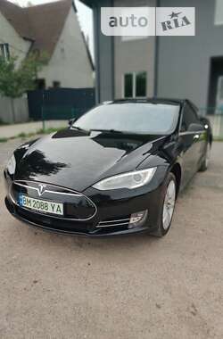 Лифтбек Tesla Model S 2015 в Сумах