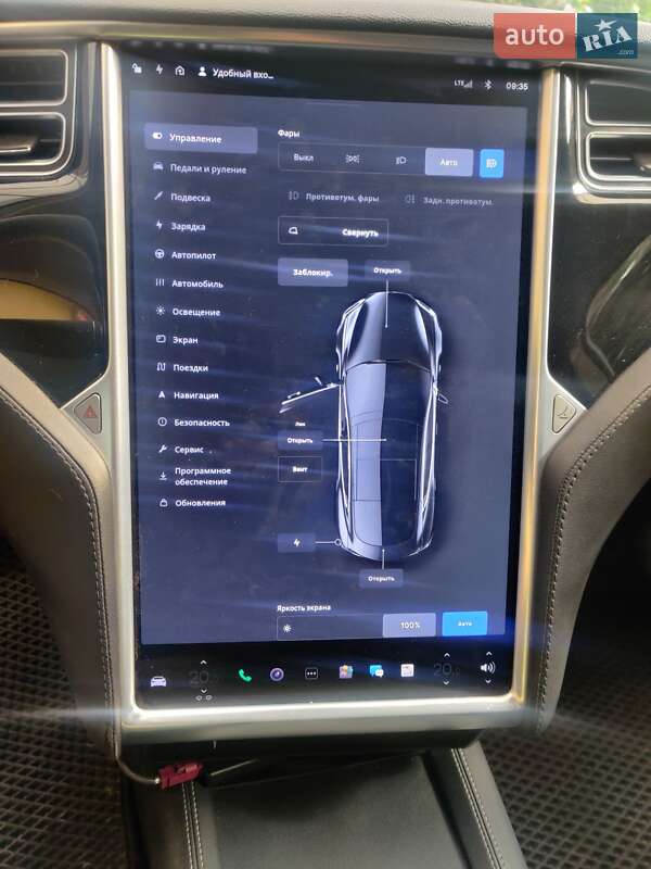 Ліфтбек Tesla Model S 2015 в Києві