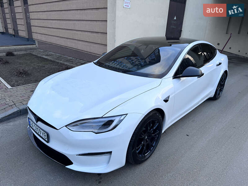 Лифтбек Tesla Model S 2021 в Киеве