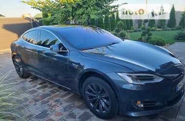 Tesla Model S 2020