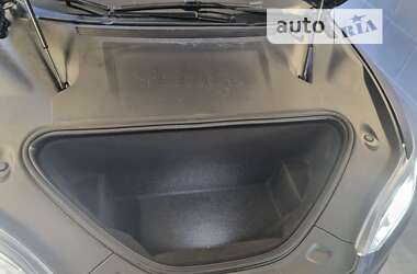 Лифтбек Tesla Model S 2020 в 