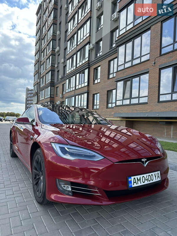 Ліфтбек Tesla Model S 2018 в Житомирі