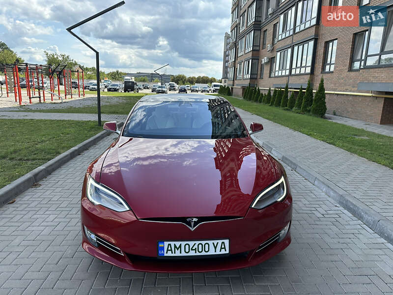 Ліфтбек Tesla Model S 2018 в Житомирі