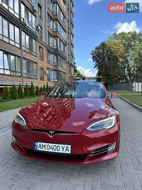 Ліфтбек Tesla Model S 2018 в Житомирі