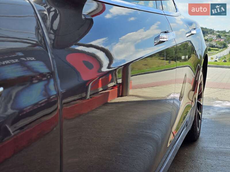 Ліфтбек Tesla Model S 2018 в Тернополі