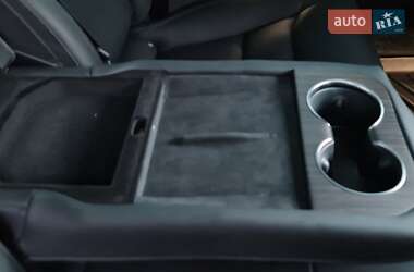 Лифтбек Tesla Model S 2022 в 