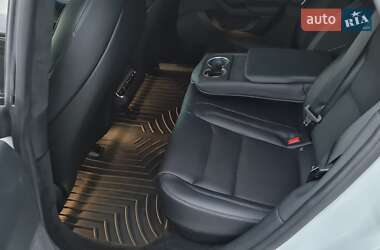 Лифтбек Tesla Model S 2022 в 