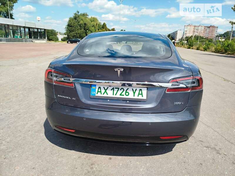 Ліфтбек Tesla Model S 2018 в Харкові