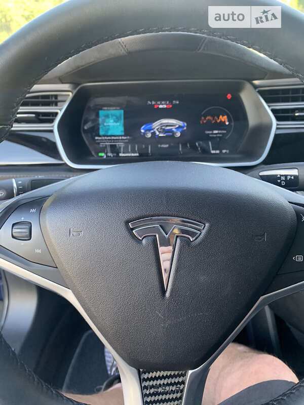 Ліфтбек Tesla Model S 2015 в Івано-Франківську