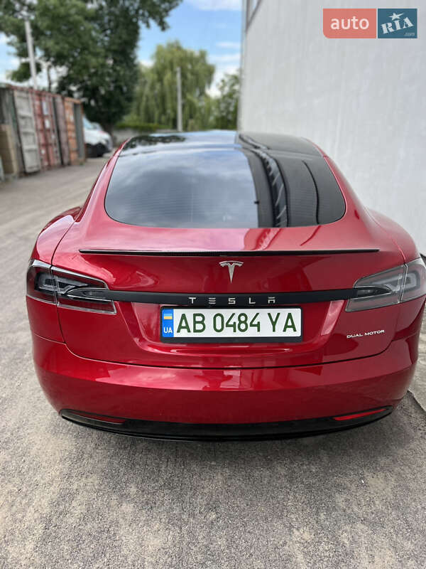 Лифтбек Tesla Model S 2019 в Виннице