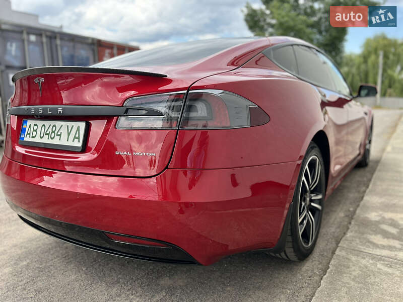 Лифтбек Tesla Model S 2019 в Виннице