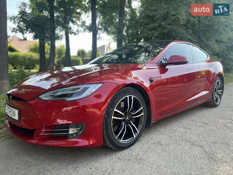 Лифтбек Tesla Model S 2019 в Виннице