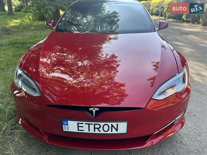 Лифтбек Tesla Model S 2019 в Виннице