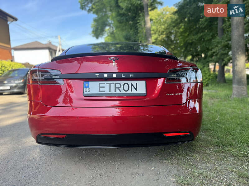 Лифтбек Tesla Model S 2019 в Виннице