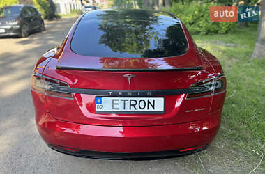 Лифтбек Tesla Model S 2019 в Виннице