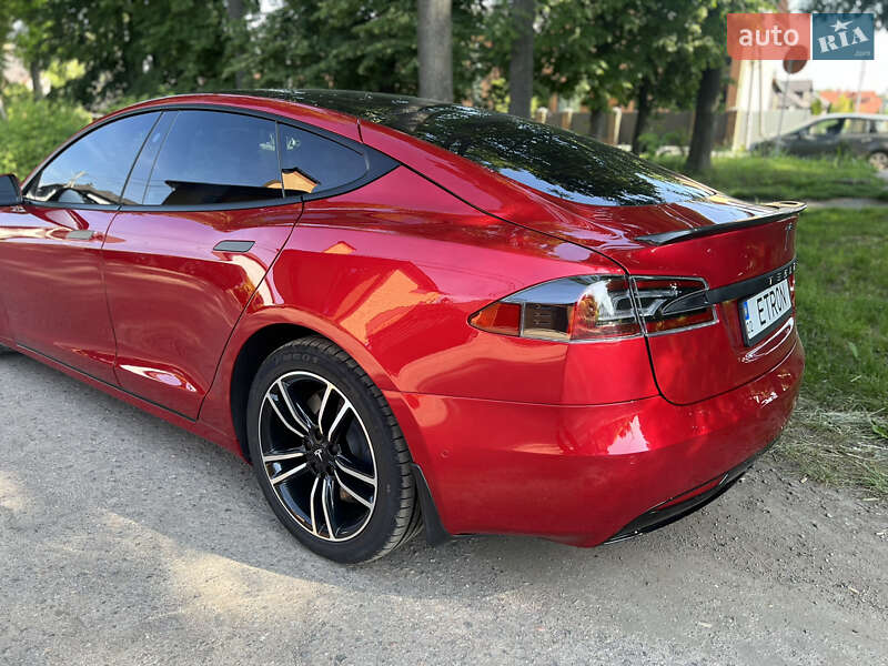 Лифтбек Tesla Model S 2019 в Виннице