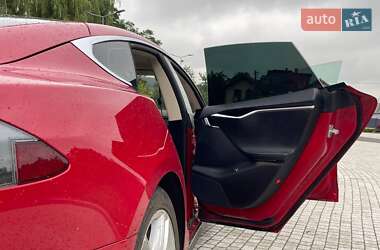 Лифтбек Tesla Model S 2013 в Львове