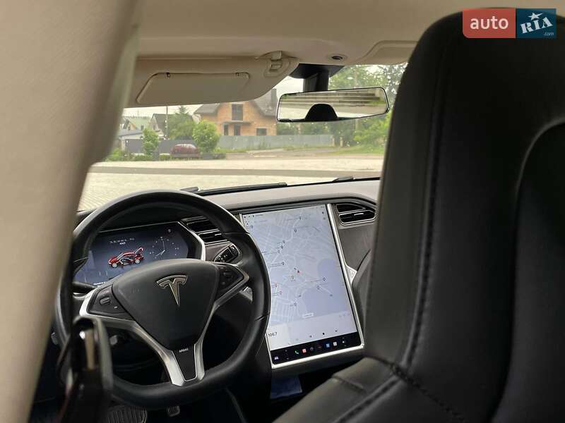 Ліфтбек Tesla Model S 2013 в Львові
